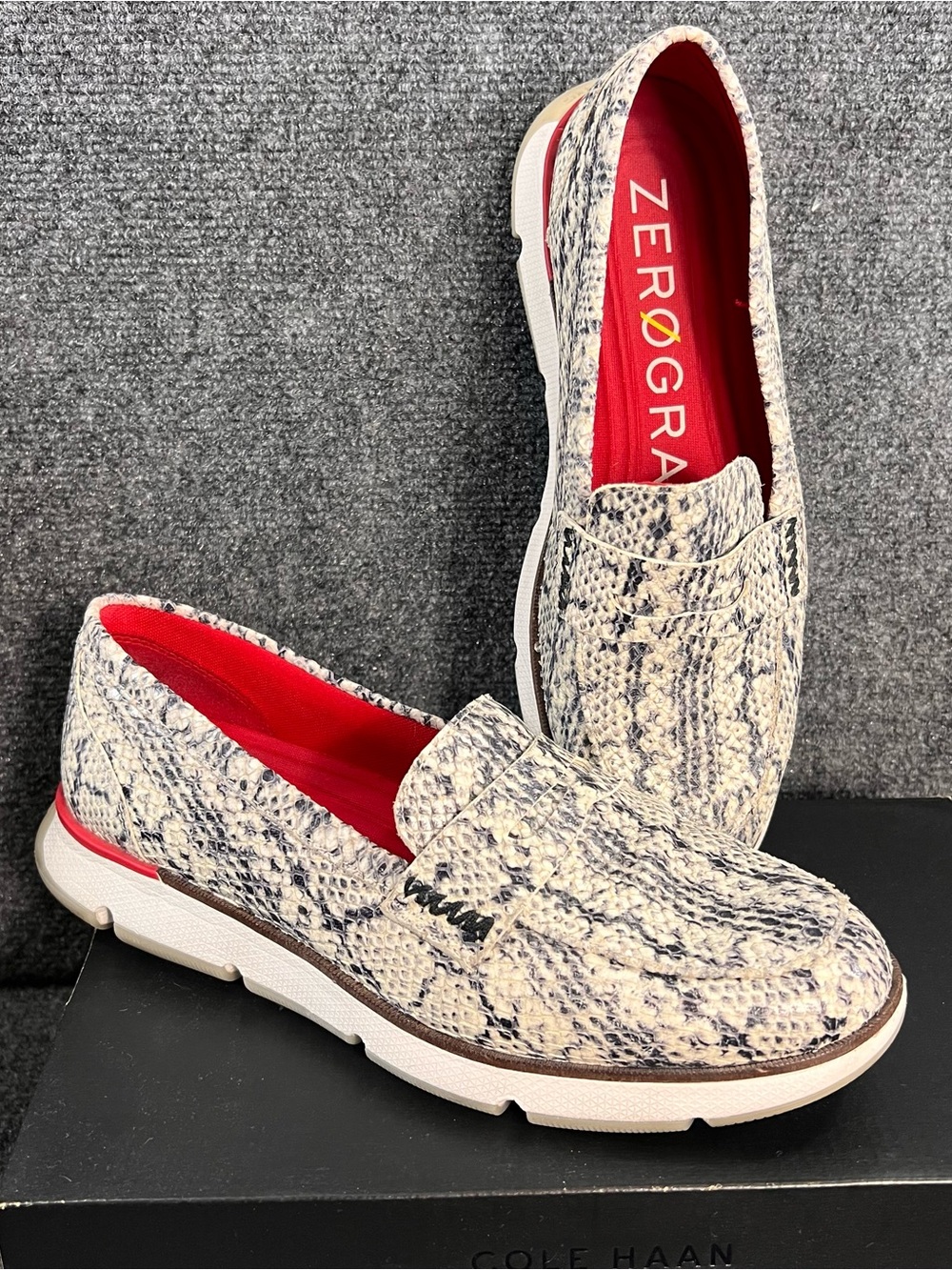 Cole Haan Zerogrand Shoes Womens 8.5 B Gray Animal Loafer Flats Slip On Comfort